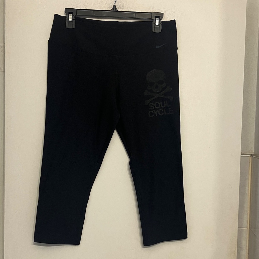 Nike+soul cycle  sparkly skull capri leggings recycled material (Large) ladies